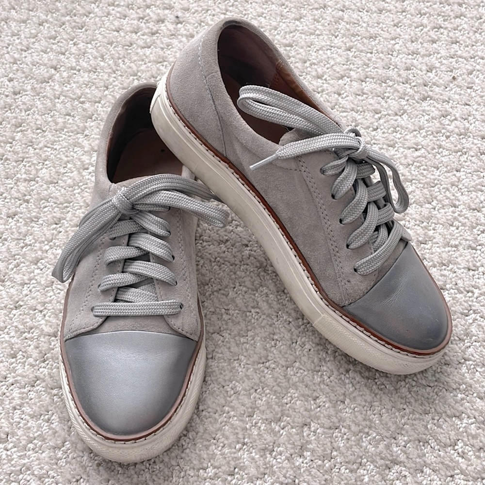 Women’s grey leather and suede Caslon sneaker